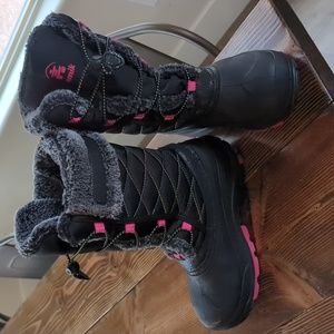 Girls Snow Boots - Kamik size 5